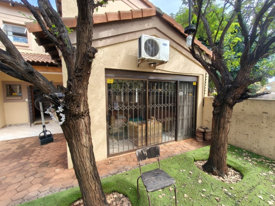 3 Bedroom Property for Sale in Safari Gardens North West